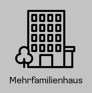 Ein Symbol eines Mehrfamilienhauses mit mehreren Fensterreihen, einem Eingang und Bäumen davor.